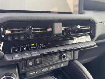 Toyota Land Cruiser VII Terenowy 5d 2.8 D-4D 204KM 2025 Od ręki - Executive 2.8 MHEV 205KM | Podgrzewane fotele!, zdjęcie 11