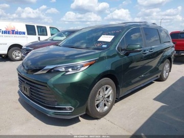 Toyota Sienna III 2023 Toyota Sienna Platinum 2023 2.5l 2.5 Hybryda 189KM, zdjęcie 1