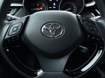 Toyota C-HR I Crossover Facelifting 1.8 Hybrid 122KM 2022 Toyota C-HR 1.8 Hybrid, Serwis ASO, Automat, zdjęcie 17