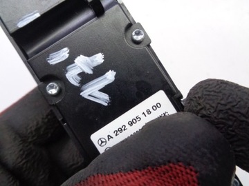 BLOK PŘEPÍNAČŮ MERCEDES-BENZ GLE OEA2929051800