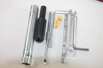 DUCATI MONSTER 696 796 1100 ГАЕЧНЫЕ КЛЮЧИ ИНСТРУМЕНТЫ