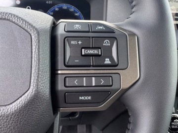 Toyota Land Cruiser VII Terenowy 5d 2.8 D-4D 204KM 2025 Od ręki - Executive 2.8 Diesel 205KM | Podgrzewane fotele!, zdjęcie 9