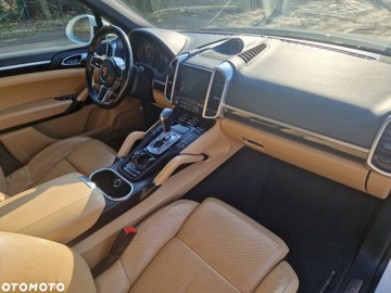 Porsche Cayenne II SUV Facelifting 3.6 300KM 2017 PORSCHE CAYENNE (92A) - 3.6 300 KM, zdjęcie 3