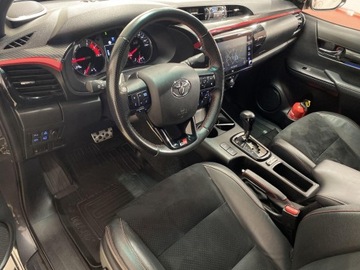 Toyota Hilux VIII Podwójna kabina Facelifting 2.8 D-4D 204KM 2023 Toyota Hilux 2.8 D-4D Double Cab GR Sport 4x4 Toyo, zdjęcie 2