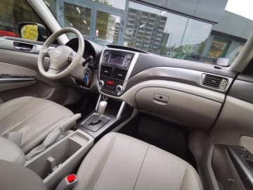 Subaru Forester III 2.5 171KM 2012 SUBARU FORESTER 2,5benz 178KM+GAZ! LPG ! Automat! 4x4 ! Kamera LIMITED!, zdjęcie 4