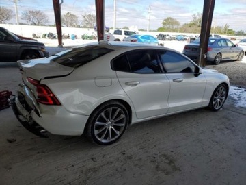 Volvo 2020 Volvo S60 t5 Momentum, 2020r., 2.0L, zdjęcie 2