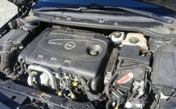 Opel Astra J Sports Tourer Facelifting 2.0 BiTurbo CDTI 195KM 2014 Opel Astra 2.0CDTI 195KM BiTurbo Wymieniony rozrzad Nowe opony Navi Skora, zdjęcie 30