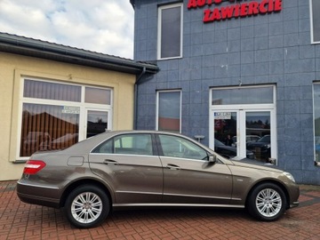 Mercedes Klasa E W212 Limuzyna 250 CGI BlueEFFICIENCY 204KM 2010 Mercedes E 250 CGI Elegance Automat Navi Skóry, zdjęcie 12