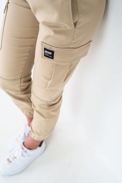 Damskie beżowe spodnie bojówki z kieszeniami CARGO ze ściągaczami S