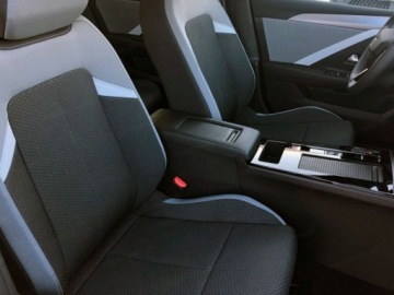 Opel Astra L Hatchback 1.2 Turbo 130KM 2025 Business Edition S&amp;S 1.2 T 130KM / Pakiet Infotainment Edition, zdjęcie 3