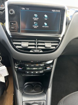 Peugeot 208 I Hatchback 5d Facelifting 1.2 PureTech 82KM 2018 Peugeot 208 1.2 Benzyna-Klimatronic, zdjęcie 16