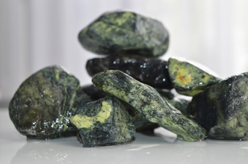 ГАЛЬКА ЗЕЛЕНАЯ GREEN&BLACK STONE GARDEN 2-4 см 25кг