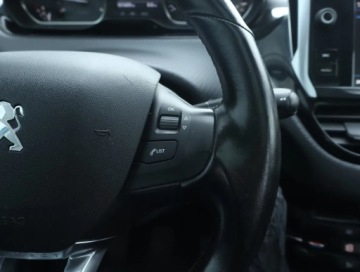 Peugeot 2008 I SUV Facelifting 1.6 BlueHDi 99KM 2017 Peugeot 2008 1.6 BlueHDi, Skóra, Klima, zdjęcie 18