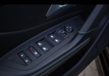 Peugeot 2025 Peugeot 308 1.6 Hybrid PHEV GT EAT8 Bogata Wersja Zadbany Niski Przebieg F, zdjęcie 17