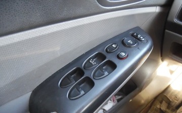 Honda Civic VIII Sedan 1.8 i-VTEC 140KM 2006 Honda Civic 2006r, 1.8 Benzyna, Delikatnie uszkodzony przod i tyl. Jezdzi., zdjęcie 9