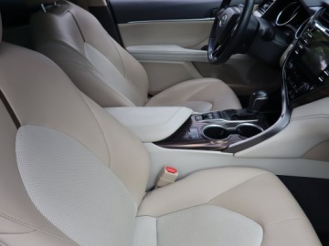 Toyota Camry IX Sedan 2.5 Hybrid Dynamic Force 218KM 2019 Toyota Camry 2.5 Hybrid, Salon Polska, Serwis ASO, zdjęcie 8