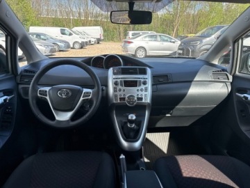 Toyota Verso Minivan 2.0 D-4D 126KM 2011 Toyota Verso 2.0 D-4D Premium 7os 2.0 D-4D Premium, zdjęcie 10