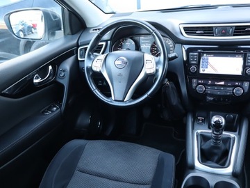Nissan Qashqai II Crossover 1.6 dCi 130KM 2015 Nissan Qashqai 1.6 dCi, 4X4, Navi, Klima, zdjęcie 6