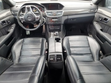 Mercedes Klasa E W212 2012 Mercedes-Benz Klasa E 63 AMG 2012 5.5l 5.5 Benzyna 518KM, zdjęcie 8