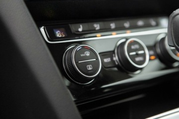 Volkswagen Passat B8 Limousine 2.0 TDI BlueMotion SCR 190KM 2017 Volkswagen Passat Highline 2.0 TDI 190 KM DSG Salon Polska Autotrade, zdjęcie 30