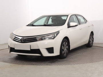 Toyota Corolla XI Sedan 1.4 D-4D 90KM 2015 Toyota Corolla 1.4 D-4D, Salon Polska, Klima, zdjęcie 1