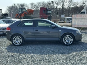 Audi A3 8P Hatchback 3d 3.2 VR6 250KM 2005 Audi A3 3-drzwiowe A3 3.2 VR6 DSG Quattro, zdjęcie 4