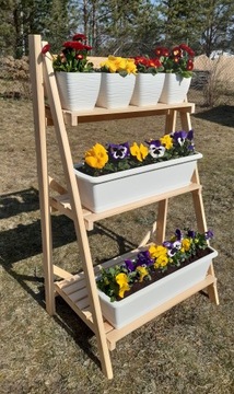 Стоящая деревянная подставка для цветов