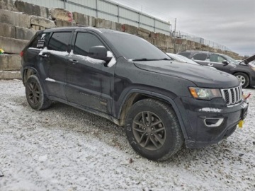 Jeep Grand Cherokee IV 2016 Jeep Grand Cherokee 2016 JEEP GRAND CHEROKEE LAREDO 3.6 Benzyna 293KM, zdjęcie 3