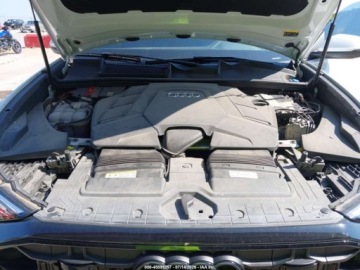 Audi Q8 2024 Audi Q8 Premium Plus 55 Tfsi Quattro 2024 3.0 Benzyna 335KM, zdjęcie 8