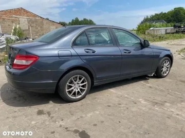 Mercedes Klasa C W204 Limuzyna 2.2 200 CDI 136KM 2008 Mercedes-Benz Klasa C 2.1 Diesel 136KM, zdjęcie 4