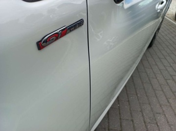Peugeot 208 I Hatchback 5d Facelifting 1.2 PureTech 110KM 2016 Peugeot 208 GT Line Kamera Klimatronik PDC Sensor Alu 1.2 Benzyna 110KM, zdjęcie 9