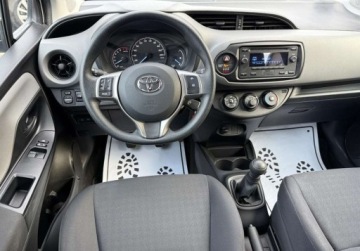 Toyota Yaris III Hatchback 5d Facelifting 2017 1.0 VVT-i 72KM 2020 Toyota Yaris z Instalacja Gazowa, salon Polska, FV-VAT 23, 1 rej. 2021r.Gw, zdjęcie 3