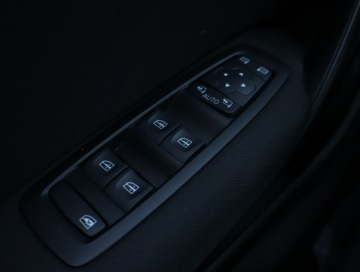 Renault Megane IV Hatchback 5d 1.3 TCe 115 FAP 115KM 2018 Renault Megane 1.3 TCe, Salon Polska, Navi, Klima, zdjęcie 17