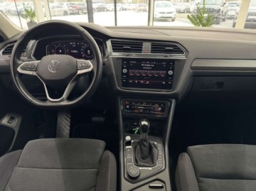 Volkswagen Tiguan Allspace SUV Facelifting 2.0 TDI SCR 150KM 2022 Volkswagen Tiguan Allspace Allspace Elegance 4Motion Hak Kamera cofania, zdjęcie 13