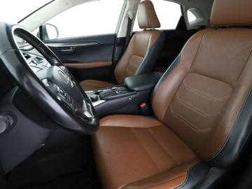 Lexus NX I SUV 300h 197KM 2017 Lexus NX GRATIS! Pakiet Serwisowy o wartości 700, zdjęcie 12