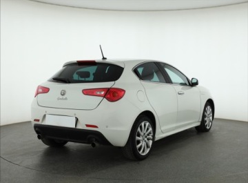 Alfa Romeo Giulietta Nuova II Hatchback 5d Facelifting 2.0 JTD 16v 150KM 2015 Alfa Romeo Giulietta 2.0 JTDM, Skóra, Navi, Klima, zdjęcie 4