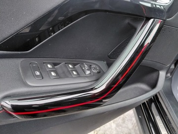 Peugeot 2008 I SUV Facelifting 1.2 PureTech 130KM 2017 Peugeot 2008 GT-Line Navi Kamera Klimatronik Grip Control Sensor PDC Alu, zdjęcie 8