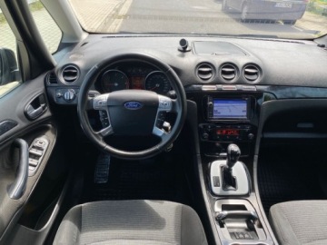 Ford Galaxy III Van Facelifting 2.0 Duratorq TDCi DPF 140KM 2012 Ford Galaxy AUTOMAT POWER SHIFT NAWIGACJA PARKTRONIC GRZANA SZYBA FOTELE 7, zdjęcie 9