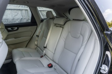 Volvo XC60 II 2025 Volvo XC 60 Plus Dark B5 AWD mild hybrid Benzyna, zdjęcie 19