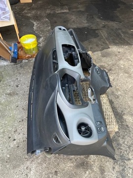 DESKA ROZDĚLOVAČE KOKPIT KONZOLA TOYOTA YARIS III FACELIFT 2018R.