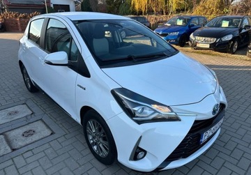 Toyota Yaris III Hatchback 5d Facelifting Hybrid 100KM 2017 Toyota Yaris 1,5 Benzyna Hybryda Automat GWARANCJA Zamiana Zarejestrowany, zdjęcie 2