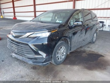 Toyota Sienna III 2022 Toyota Sienna LE 2022 2.5l 2.5 Hybryda 189KM, zdjęcie 1