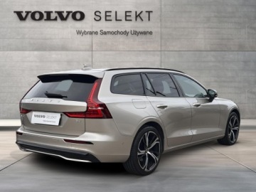 Volvo V60 II  Kombi Facelifting 2.0 B4 B 197KM 2025 Volvo V60 V60 B4B Ultra Dark Bowers&amp;Wilkins Panora, zdjęcie 4