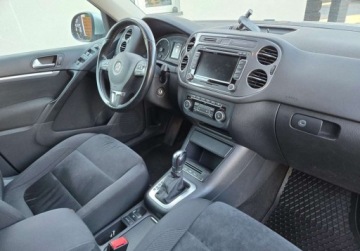 Volkswagen Tiguan I SUV Facelifting 2.0 TDI CR DPF BlueMotion 140KM 2013 Volkswagen Tiguan Swiezo sprowadzony Zarejestrowany pelna historia serwiso, zdjęcie 19