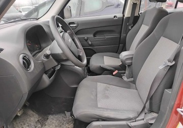 Jeep Patriot 2009 Jeep Patriot 2009r, 2.0 Benzyna. AUTOMAT. Lekko uszkodzony lewy bok. Jezd, zdjęcie 6