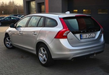 Volvo V60 I Kombi Facelifting 2.0 D2 DRIVE-E 120KM 2018 Volvo V60 Volvo V60 D2 Drive-E Momentum 2.0 Diesel 120KM, zdjęcie 1