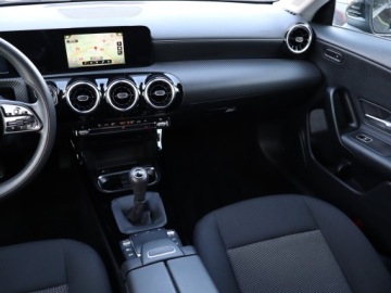 Mercedes CLA C118/X118 Coupe 2.0 200d 150KM 2021 Mercedes CLA 200 d, Navi, Klima, Klimatronic, zdjęcie 7