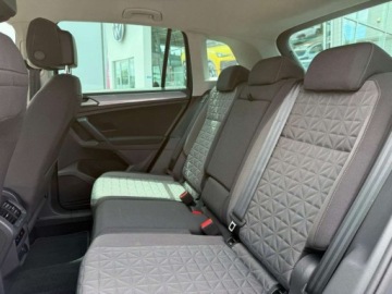 Volkswagen Tiguan II SUV Facelifting 1.5 TSI 150KM 2024 Volkswagen Tiguan 1.5 TSI 150KM DSGLEDKameraKeylessNiski PrzebiegSalon PLA, zdjęcie 12