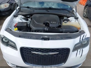 Chrysler 300C II 2019 Chrysler 300 2019r., 3.2l, od ubezpieczalni 3.2 Benzyna 291KM, zdjęcie 8