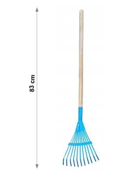 Набор садовых инструментов для маленького садовода.